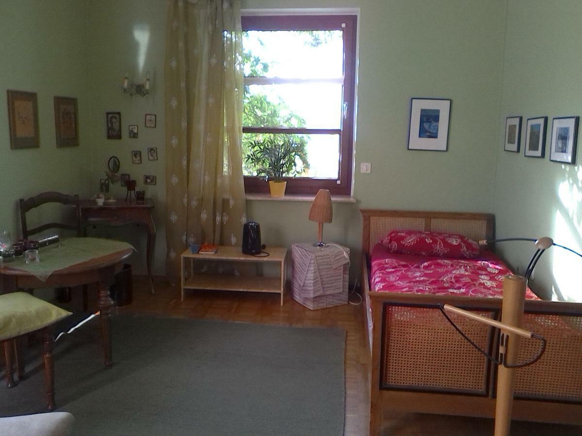 Messezimmer Naehe Zentrum Colonia Exterior foto
